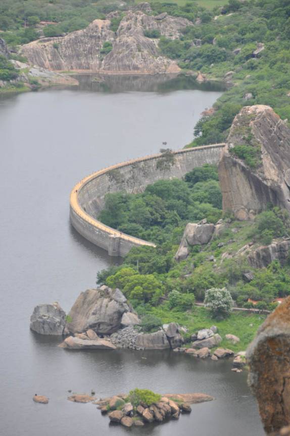 A barragem do Cedro, em Quixadá, no sertão do Ceará